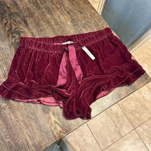 Victoria’s Secret Velvet Ruffle Sleep Shorts *NWT*